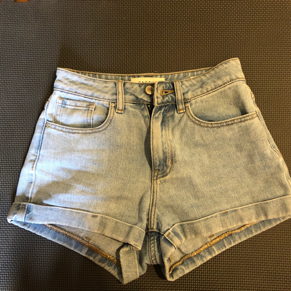 PacSun Mom Jean shorts size 23